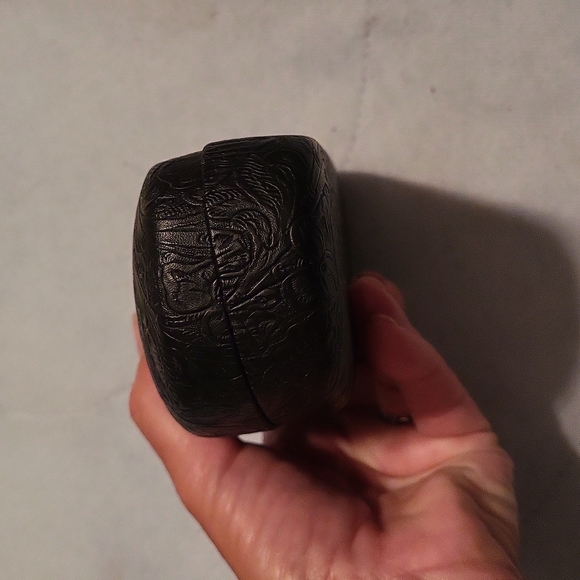 Eyes on Europe Glasses Case - Picture 6 of 10